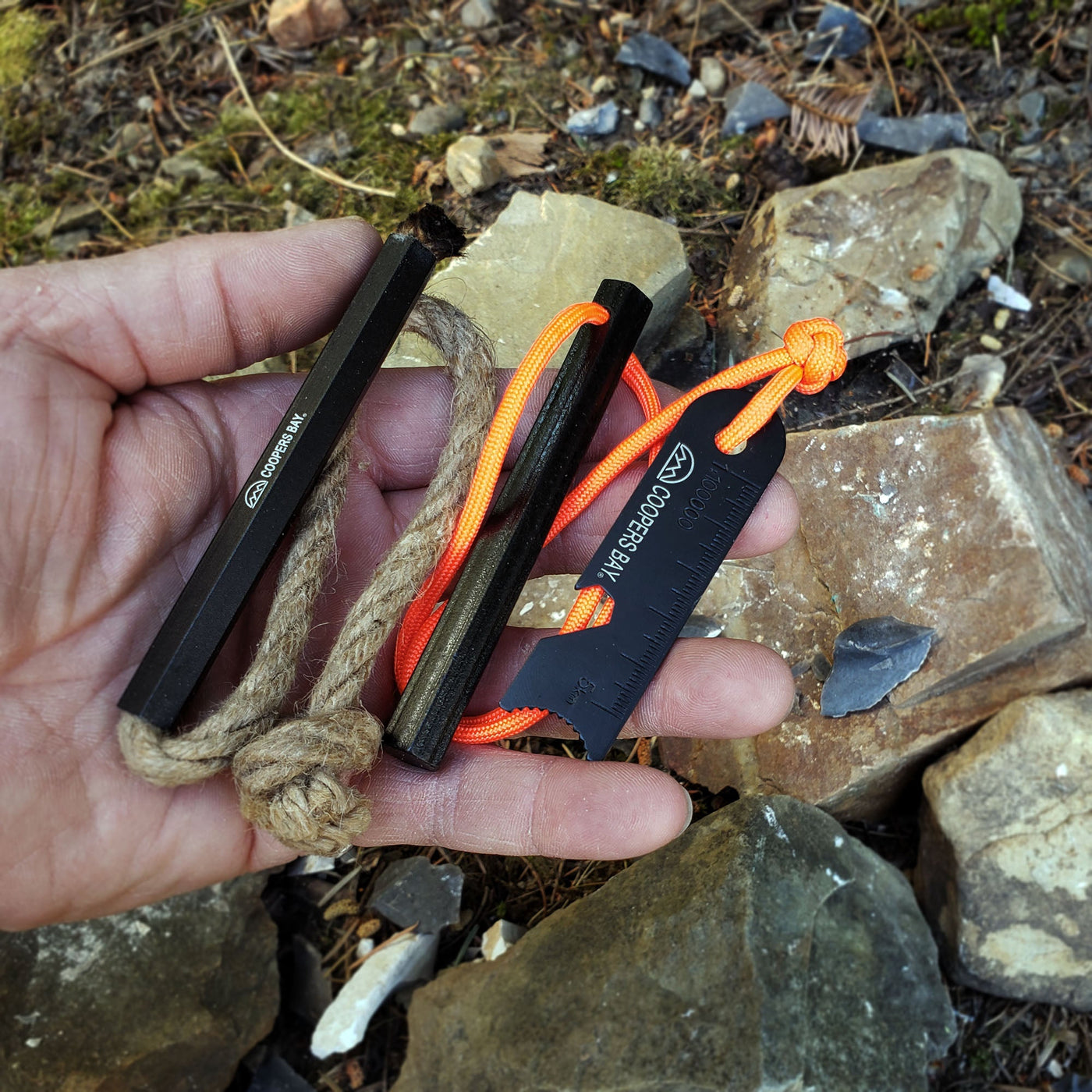 Ferro Fire Starting Package - Kamper Kit - with Hex Ferro, Tinder and Storage Tin
