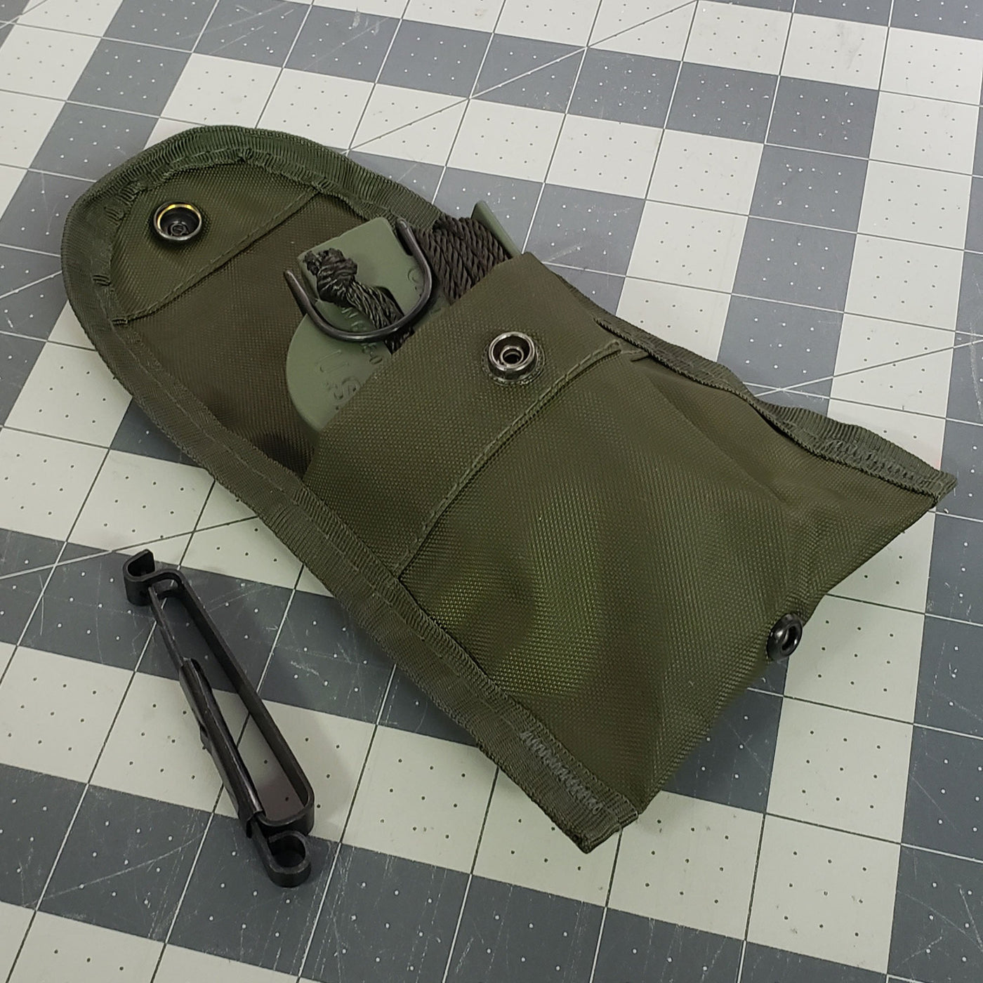 Classic US Military Style Nylon Compass Pouch - OD Green